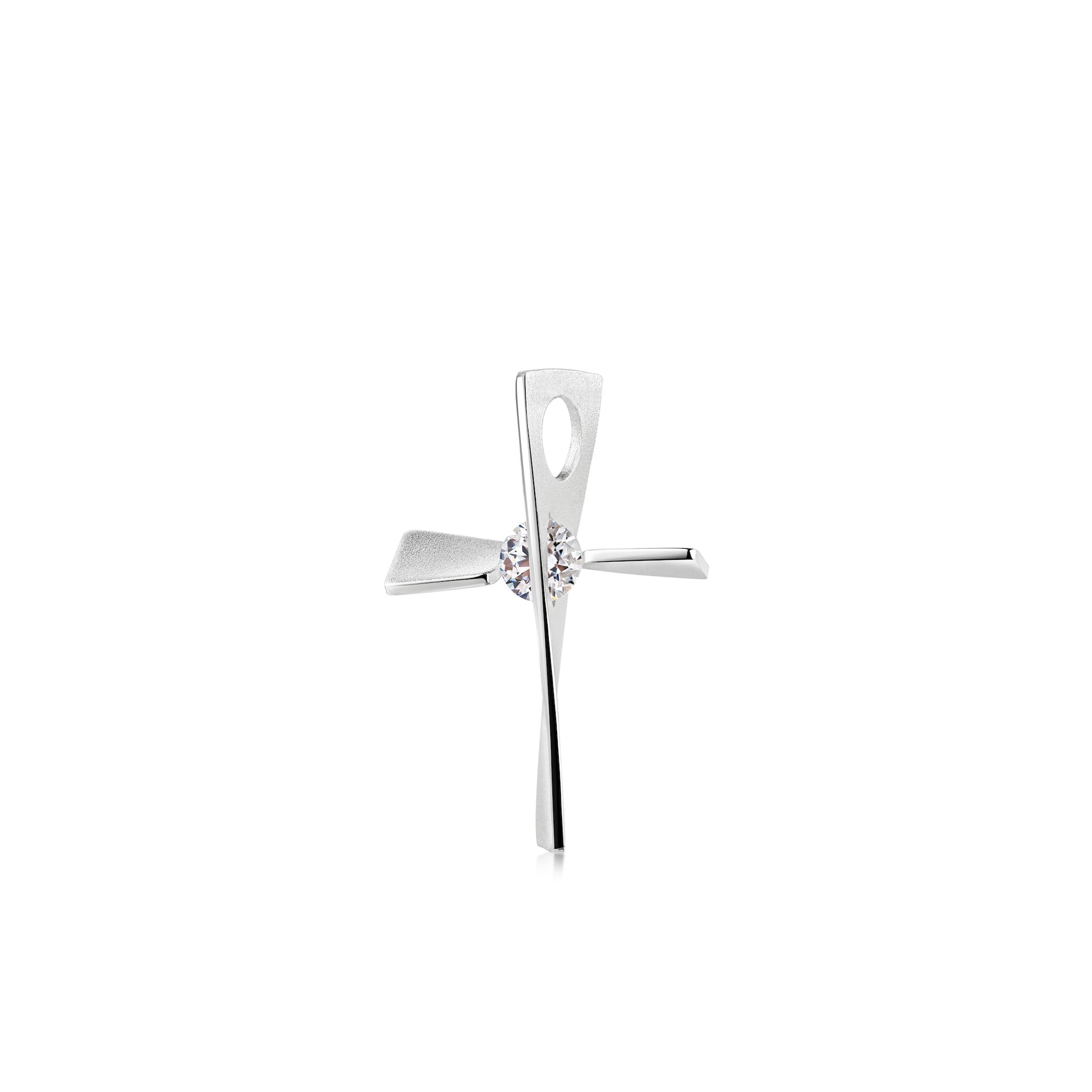 Silberner Kreuzanhänger mit gedrehtem Design und zentral gefasstem Zirkonia, moderne Interpretation mit elegantem Twist-Effek