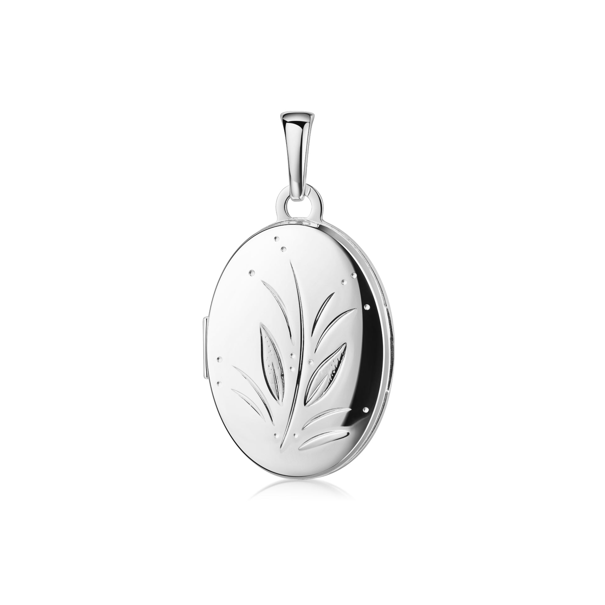 Silbernes Oval-Medaillon mit graviertem Blattmotiv, aufklappbar, glänzend poliert, an Öse hängend